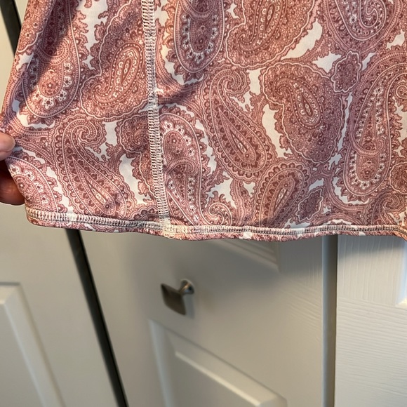 LANDS END 3X MAUVE & WHITE PAISLEY LS with THUMB HOLES & ZIP NECK - Picture 8 of 11